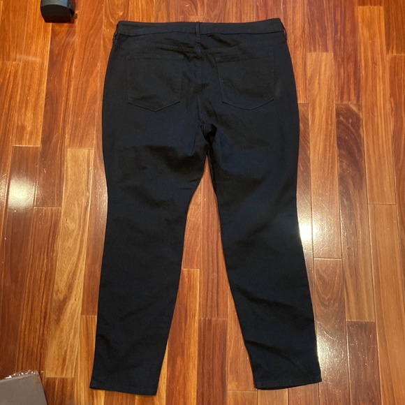 Old Navy Skinny Jeans - Picture 3 of 5